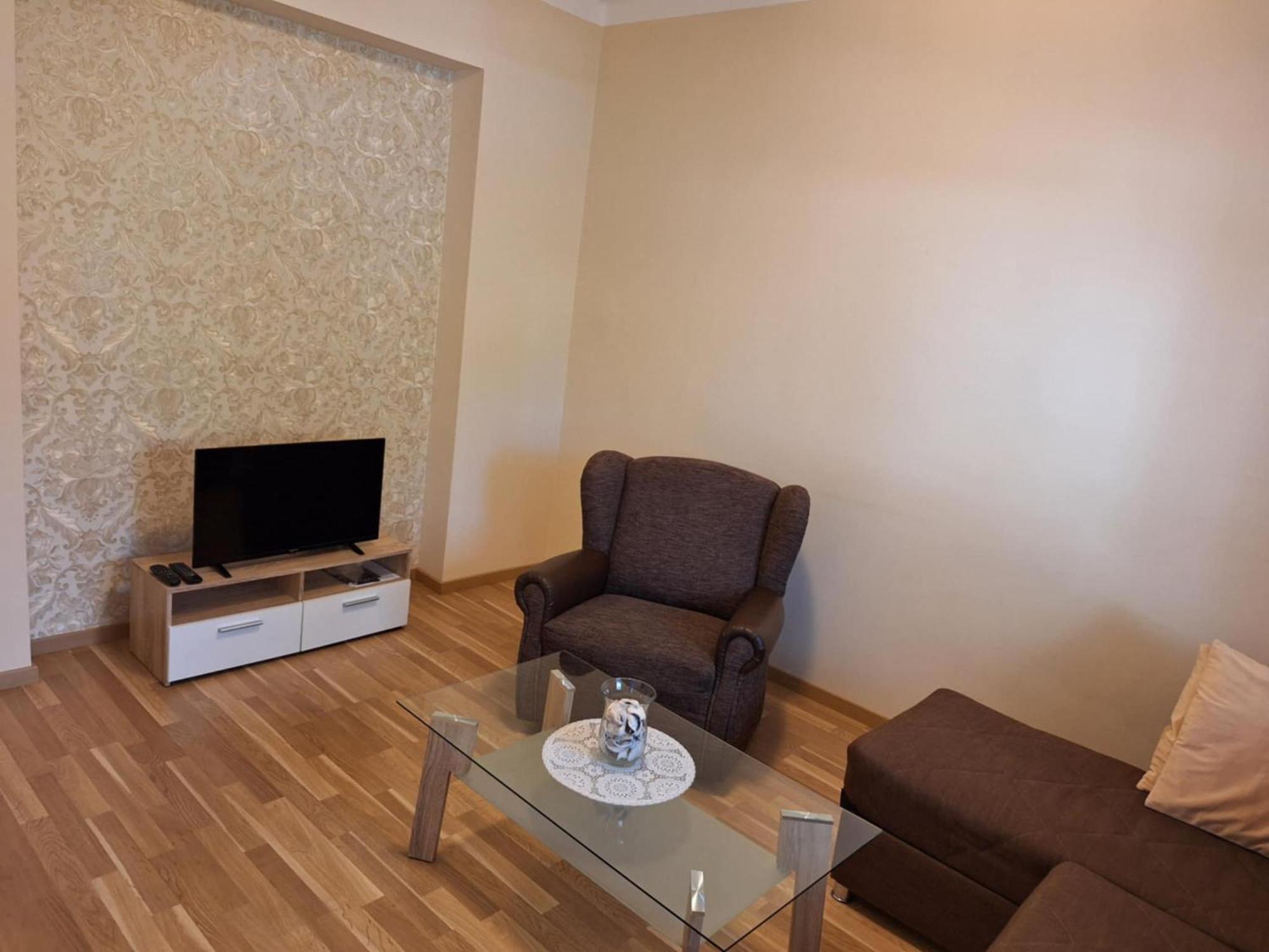 Star Apartments ปิเอชตานี ภายนอก รูปภาพ